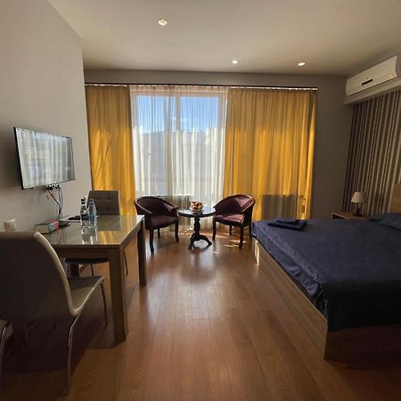 Apartment In Yerevan City Center Republic Square Self Check-In Екстер'єр фото