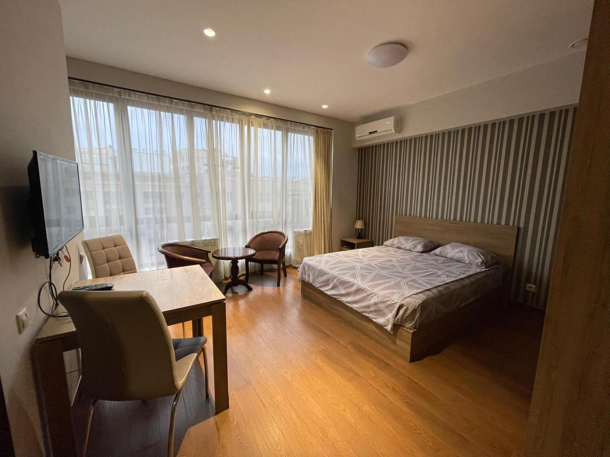 Apartment In Yerevan City Center Republic Square Self Check-In Екстер'єр фото