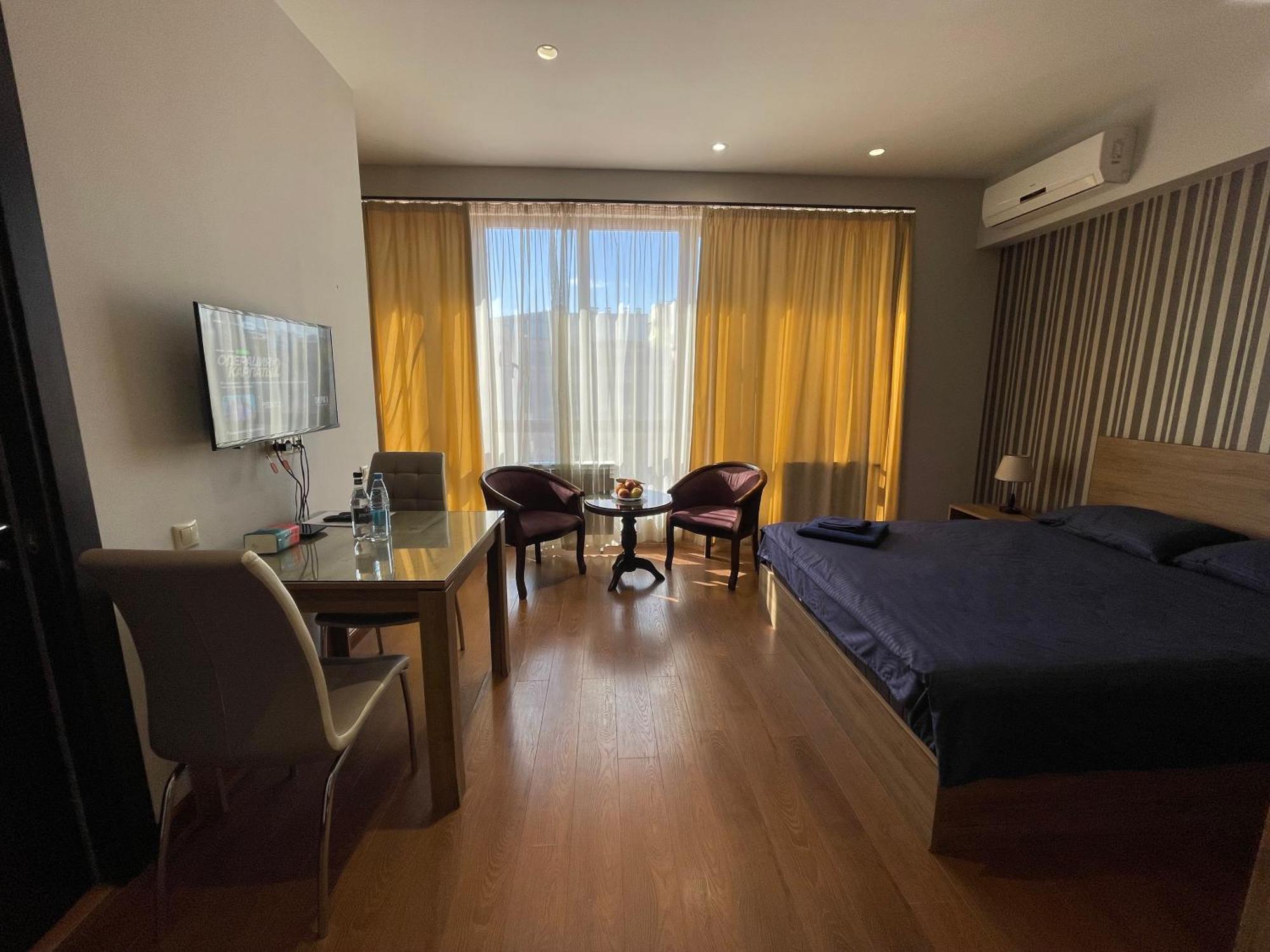 Apartment In Yerevan City Center Republic Square Self Check-In Екстер'єр фото