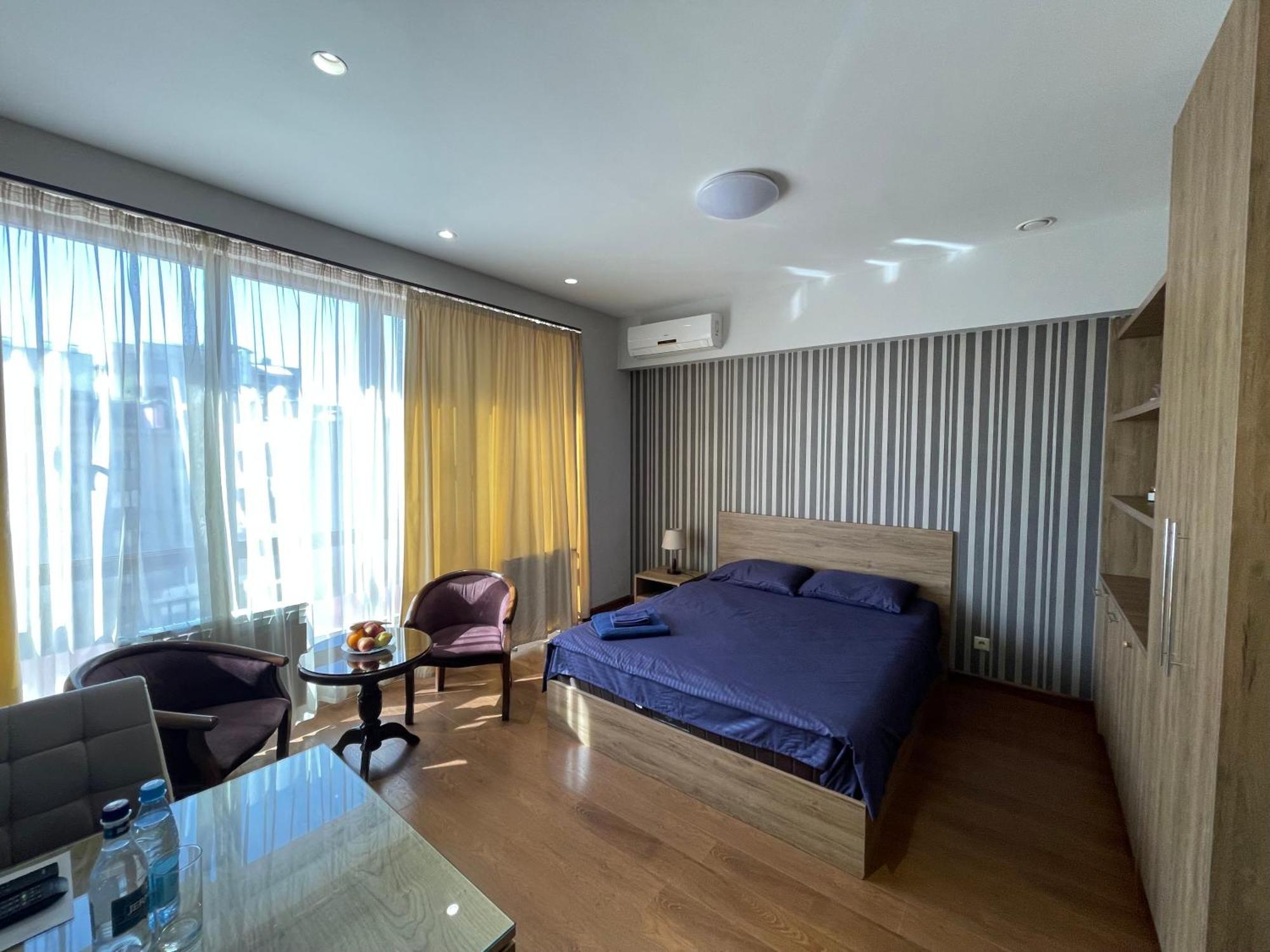 Apartment In Yerevan City Center Republic Square Self Check-In Екстер'єр фото