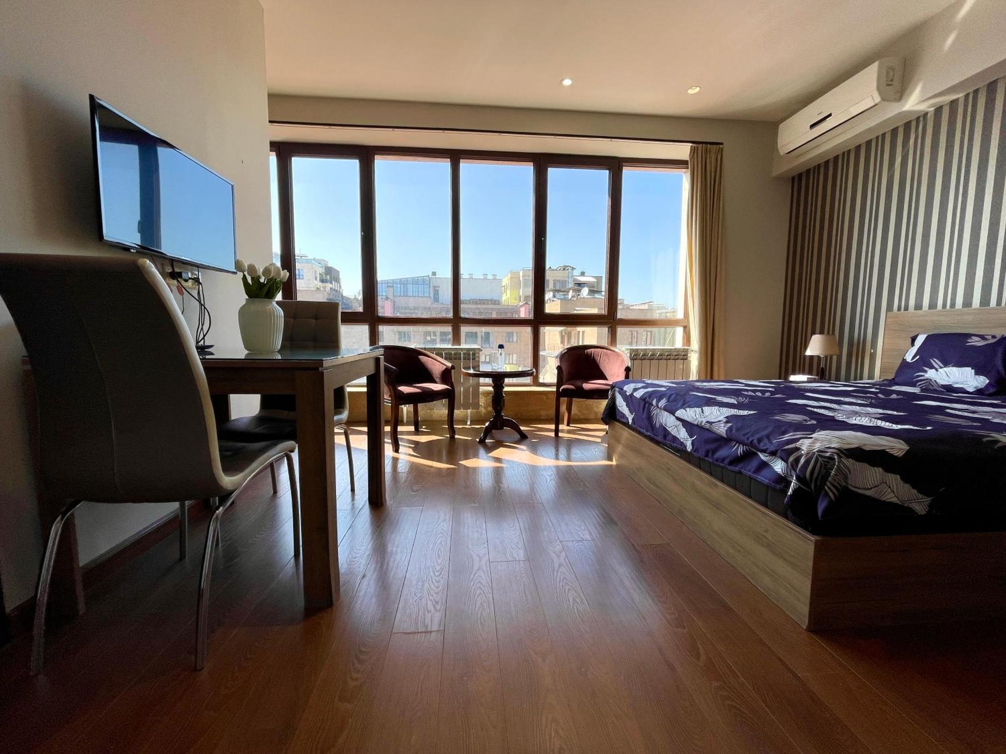 Apartment In Yerevan City Center Republic Square Self Check-In Екстер'єр фото